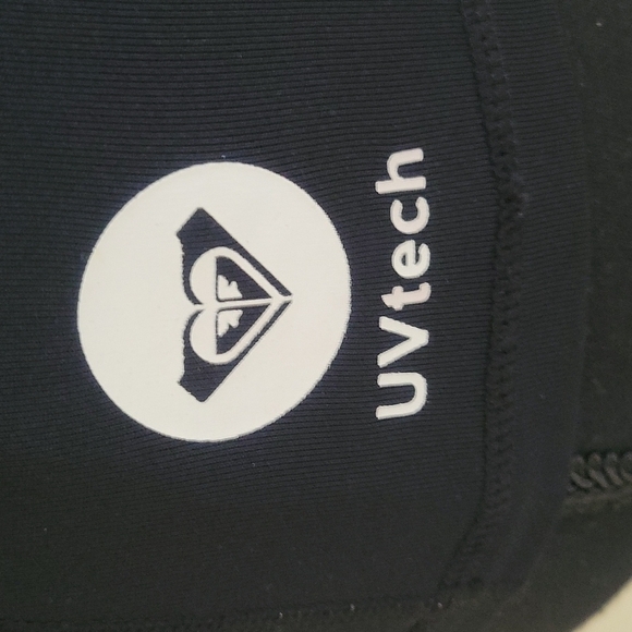 Roxy rashguard, girl's size 8 - Picture 4 of 5